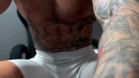 Snapshot of panther_style chatting on November 4, 2025, 4:50 pm Oleg online show from November 4, 2025, 4:50 pm