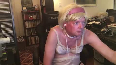 Snapshot of pantyvloletlace chatting on February 7, 2025, 6:24 am Pantyvioletlace online show from February 7, 2025, 6:24 am