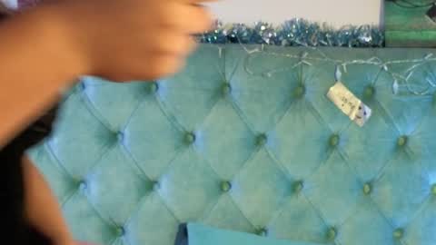 Paola Lyon online show from January 8, 2026, 4:20 pm