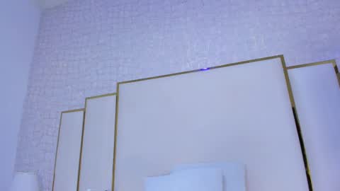 Paola  online show from November 23, 2025, 11:32 am