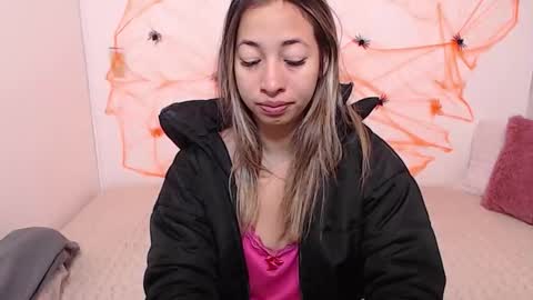 Paola online show from October 25, 2025, 11:40 am