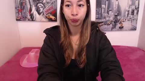 Snapshot of paolabotero chatting on April 29, 2026, 11:25 am Paola online show from April 29, 2026, 11:25 am