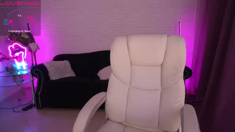 Lia online show from December 20, 2024, 3:53 pm