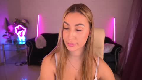 Lia online show from February 21, 2025, 11:11 am