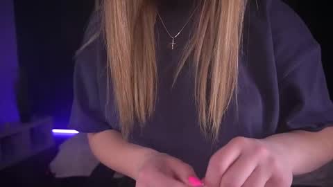 Lia online show from March 11, 2025, 3:45 pm