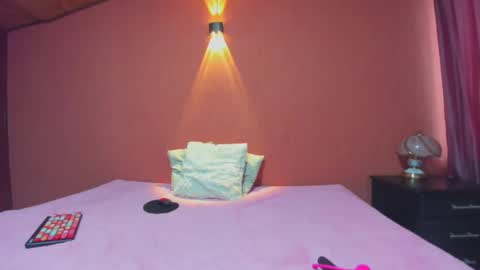 Paola Turner online show from February 26, 2025, 12:14 pm