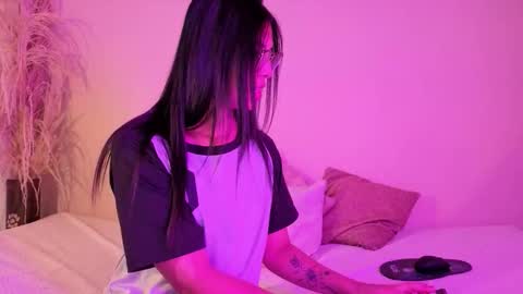 Paola Turner online show from September 25, 2025, 1:04 pm