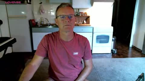 Snapshot of papa_show chatting on December 9, 2024, 8:55 am papa_show online show from December 9, 2024, 8:55 am