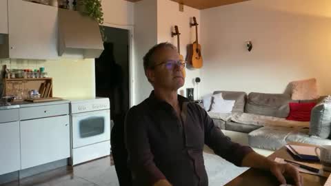 Snapshot of papa_show chatting on January 8, 2025, 3:39 pm papa_show online show from January 8, 2025, 3:39 pm