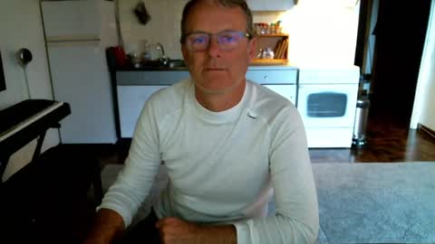 Snapshot of papa_show chatting on January 9, 2025, 10:41 am papa_show online show from January 9, 2025, 10:41 am