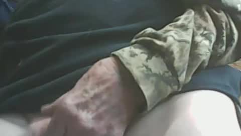 papajb70 online show from November 11, 2025, 2:22 am