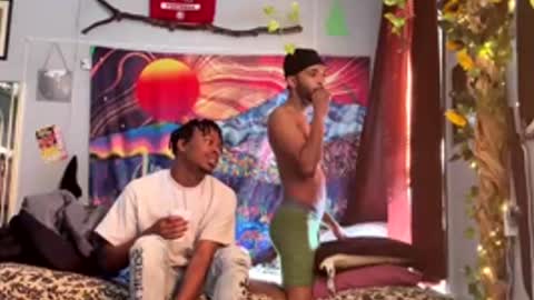 papian0 online show from November 28, 2025, 5:37 pm