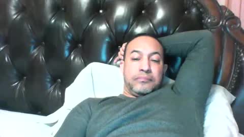 papichulo2045 online show from December 23, 2025, 1:36 am