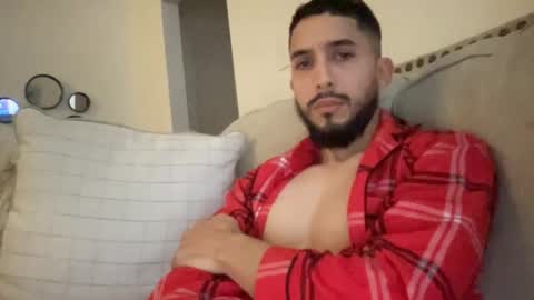 papicubano_guapo23cm online show from February 22, 2025, 1:35 pm