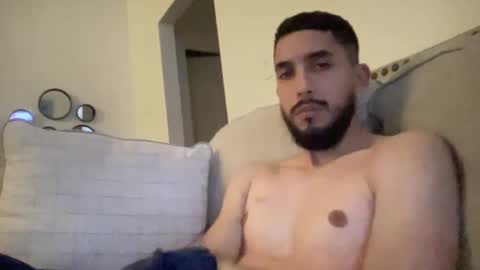 papicubano_guapo23cm online show from March 1, 2025, 8:23 am