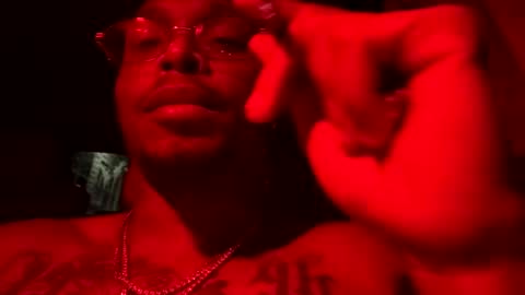 Snapshot of pappyso4blkbrazy chatting on October 24, 2025, 7:27 am pappyso4blkbrazy online show from October 24, 2025, 7:27 am