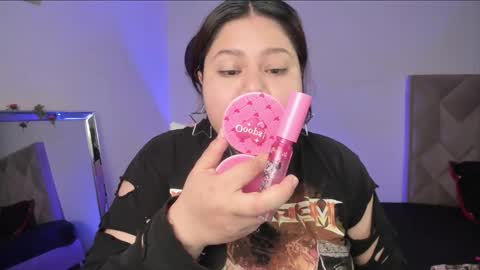 Snapshot of paprik_ chatting on November 17, 2025, 6:14 pm Paprika online show from November 17, 2025, 6:14 pm