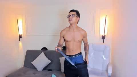 Snapshot of paradise_boy_s chatting on September 16, 2025, 12:33 am Ryan And Casper online show from September 16, 2025, 12:33 am
