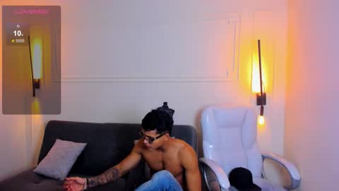 Snapshot of paradise_boy_s chatting on October 23, 2025, 9:46 pm Ryan And Casper online show from October 23, 2025, 9:46 pm