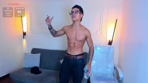 Snapshot of paradise_boy_s chatting on October 27, 2025, 10:47 pm Ryan And Casper online show from October 27, 2025, 10:47 pm