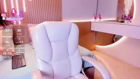 Amy and my doll online show from October 24, 2025, 3:58 am