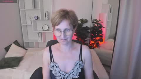 Paris online show from June 7, 2026, 4:49 am