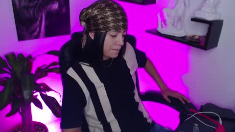 Paris D angelo online show from February 27, 2025, 11:37 pm