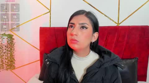 paris_evans_01 online show from December 5, 2025, 11:41 am