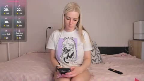 Snapshot of paris_hilt_on chatting on February 16, 2025, 12:21 pm Sasha online show from February 16, 2025, 12:21 pm