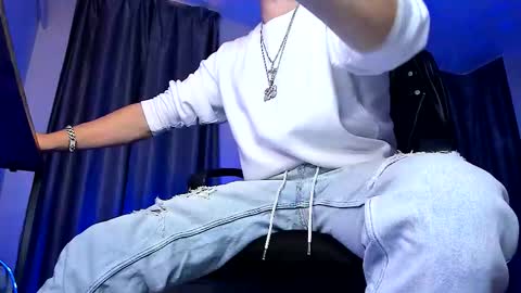 Snapshot of paris_lock chatting on November 8, 2025, 9:24 pm Paris online show from November 8, 2025, 9:24 pm