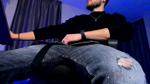 Snapshot of paris_lock chatting on November 12, 2025, 9:14 pm Paris online show from November 12, 2025, 9:14 pm