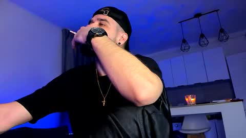 Snapshot of paris_lock chatting on November 20, 2025, 5:12 pm Paris online show from November 20, 2025, 5:12 pm