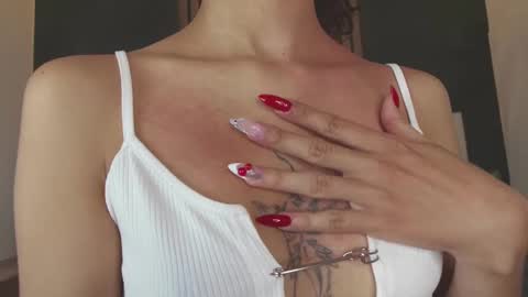 PARIS online show from February 21, 2025, 7:43 pm