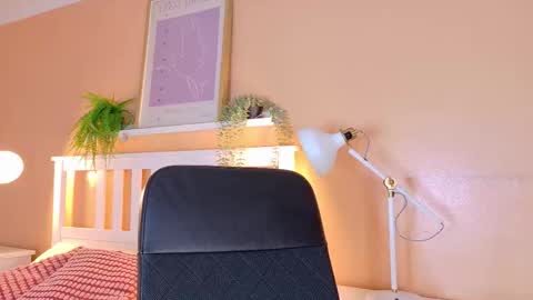 PARIS online show from October 27, 2025, 7:40 pm