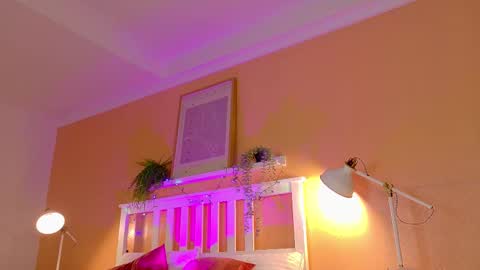 PARIS online show from December 16, 2025, 9:42 pm