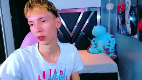 Snapshot of park_jimin1 chatting on November 17, 2025, 2:56 pm park_jimin1 online show from November 17, 2025, 2:56 pm