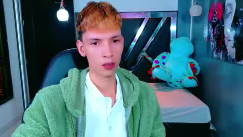 park_jimin1 online show from November 25, 2025, 11:54 am