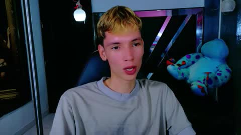 park_jimin1 online show from November 28, 2025, 4:31 pm