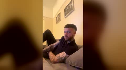 Snapshot of parkertom525 chatting on April 21, 2026, 8:12 pm parkertom525 online show from April 21, 2026, 8:12 pm