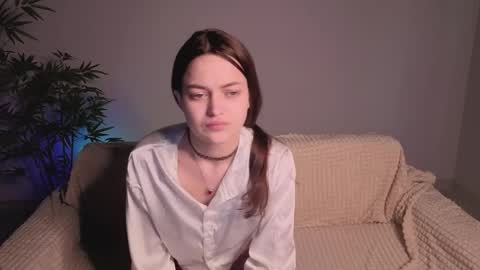 parrot_kisha online show from April 15, 2026, 2:07 am