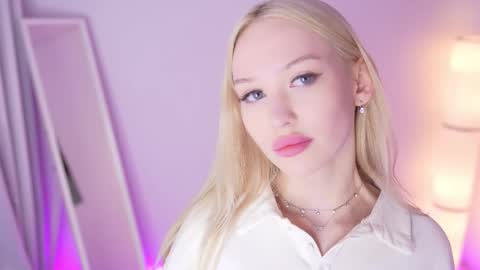 Sofi online show from November 19, 2025, 10:59 am