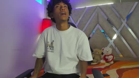 Snapshot of parzival_wt chatting on February 6, 2026, 7:50 pm PARZIVAL online show from February 6, 2026, 7:50 pm