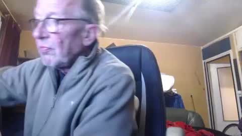 pascal88881 online show from October 17, 2025, 11:35 am