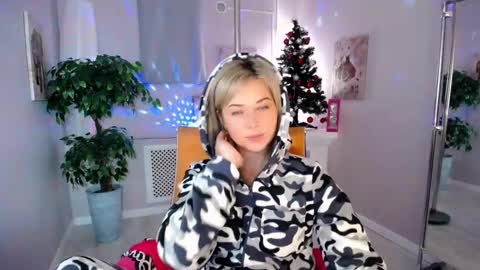 Snapshot of passionate_babe chatting on January 17, 2025, 7:41 am I have returned from vacation and I am glad to share my energy and emotions with you online show from January 17, 2025, 7:41 am