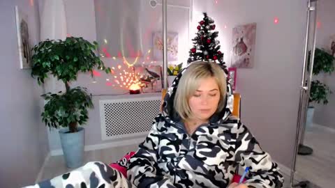 Snapshot of passionate_babe chatting on January 17, 2025, 10:44 am I have returned from vacation and I am glad to share my energy and emotions with you online show from January 17, 2025, 10:44 am