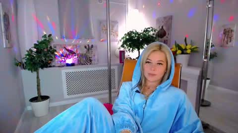 Snapshot of passionate_babe chatting on January 30, 2025, 12:37 pm I have returned from vacation and I am glad to share my energy and emotions with you online show from January 30, 2025, 12:37 pm