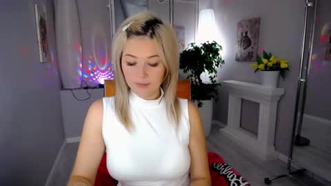 Snapshot of passionate_babe chatting on September 21, 2025, 4:25 am I have returned from vacation and I am glad to share my energy and emotions with you online show from September 21, 2025, 4:25 am