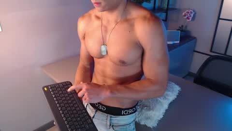 Snapshot of patrick_brown_ chatting on December 11, 2024, 12:12 pm Patrick Brown online show from December 11, 2024, 12:12 pm