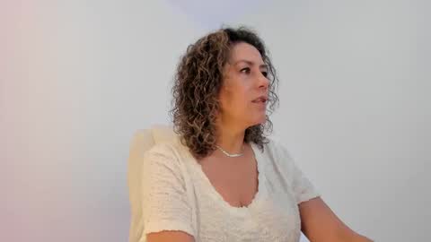 Paty Chic online show from December 15, 2025, 1:26 pm