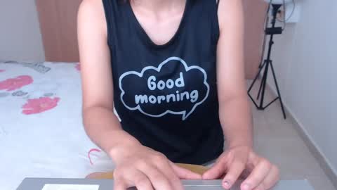 Snapshot of pau_heart chatting on March 1, 2025, 9:48 pm Paulina        online show from March 1, 2025, 9:48 pm